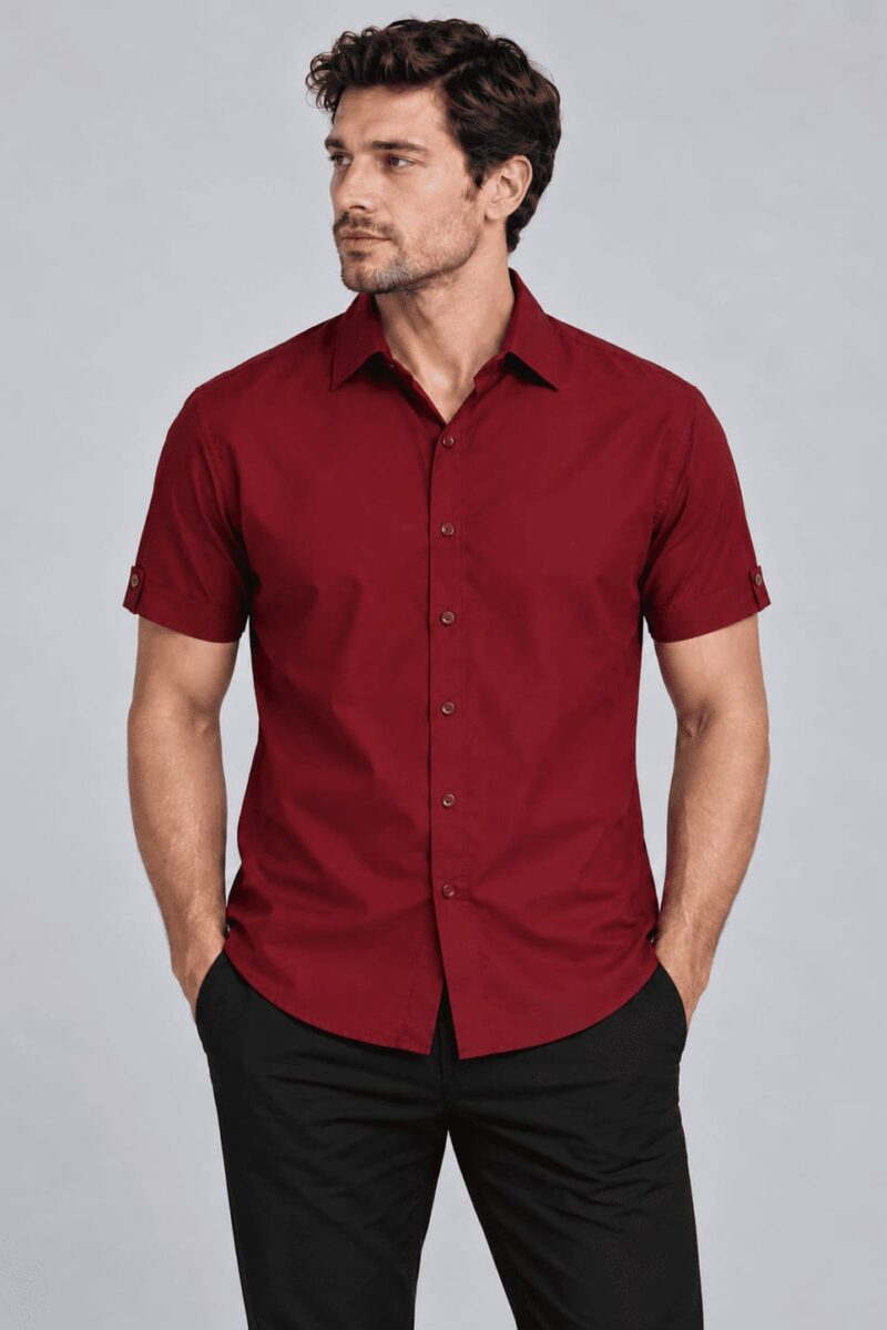 Men’s Classic Fit Short-Sleeve Oxford Hospitality Shirt – Deep Berry
